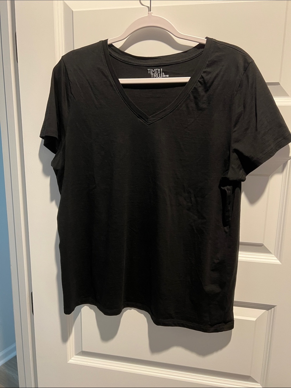 Time and Tru Black V-Neck Short Sleeve Tee